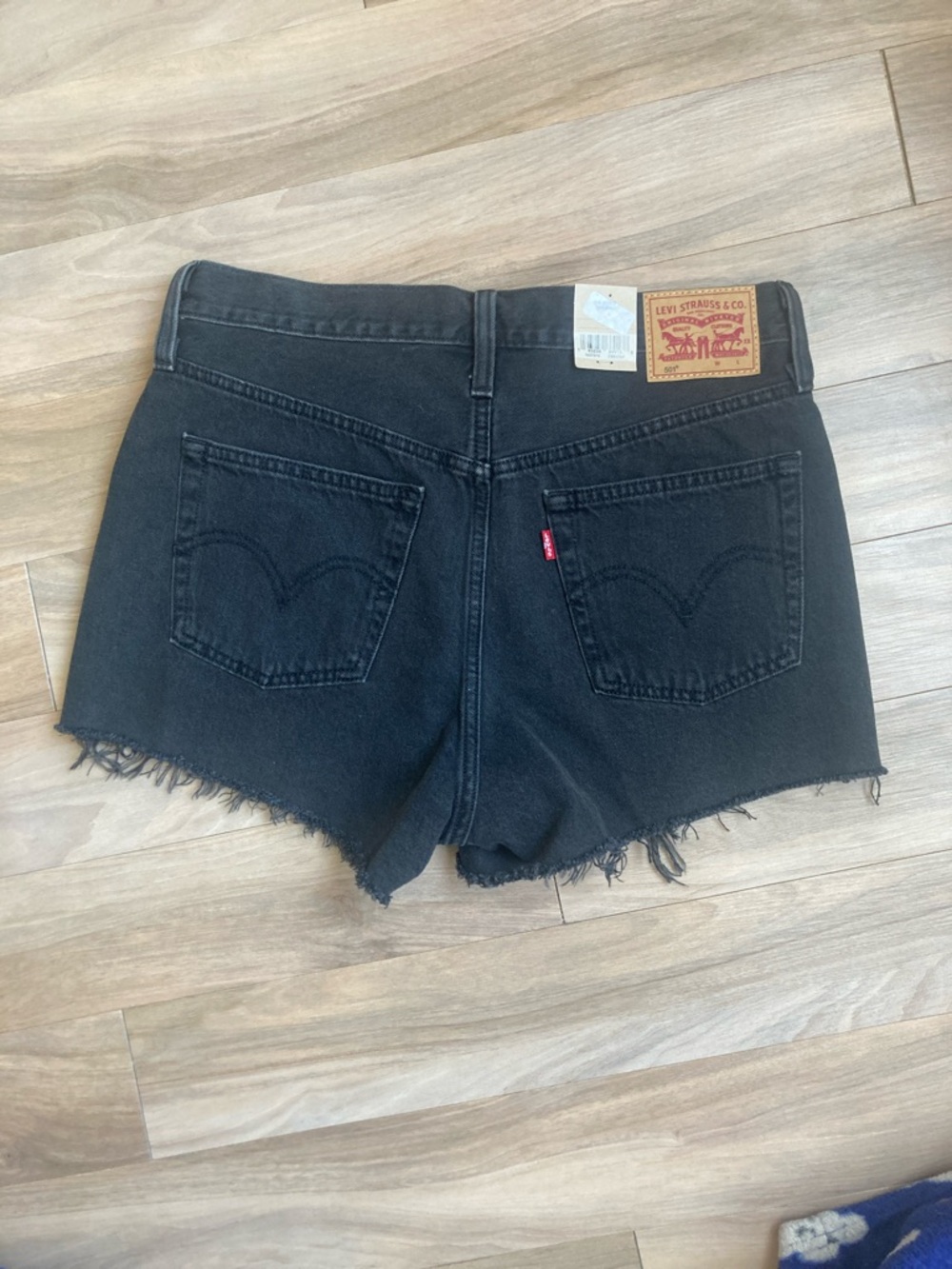 Levi’s 501 high rise jean short distressed raw hem cotton 29 - Picture 9 of 16